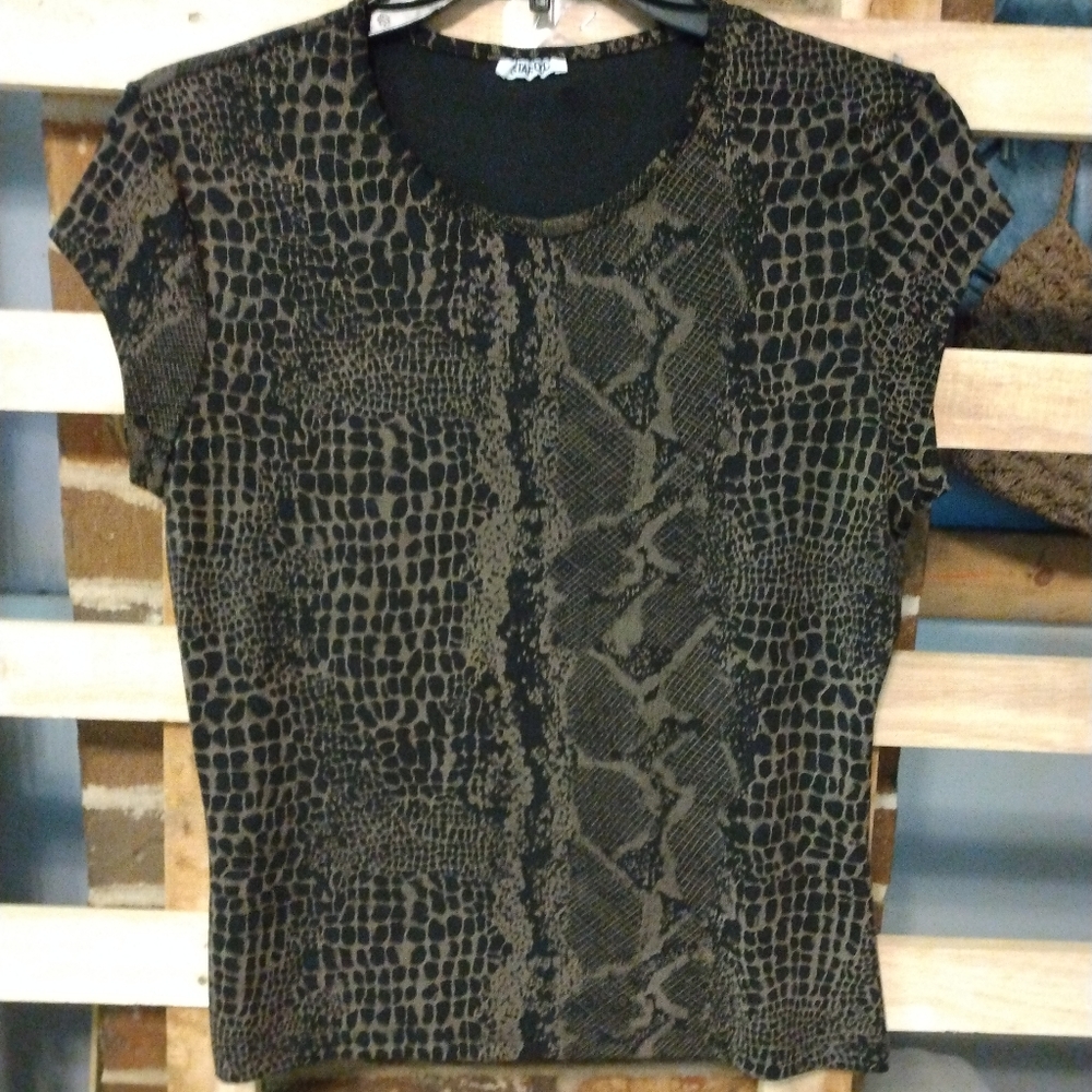 Star CCC size large, black and taupe,  short sleeve reptile print top EUC